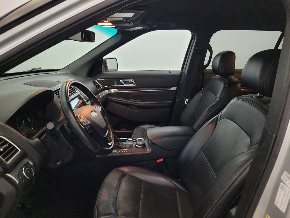 Used 2016 Ford Explorer Limited w/ Equipment Group 301A AWD/4WD image 17