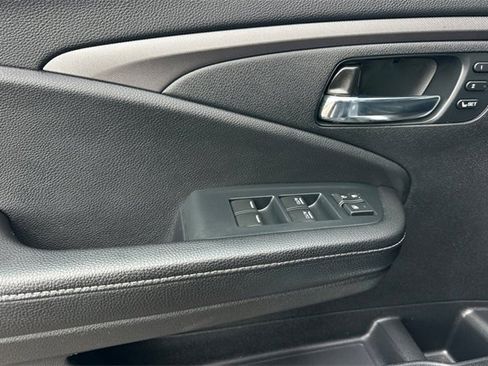 Certified 2023 Honda Ridgeline RTL image 12