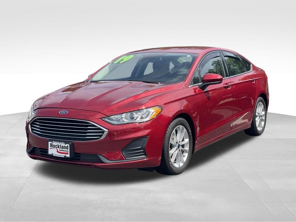 Used 2019 Ford Fusion SE FWD image 2