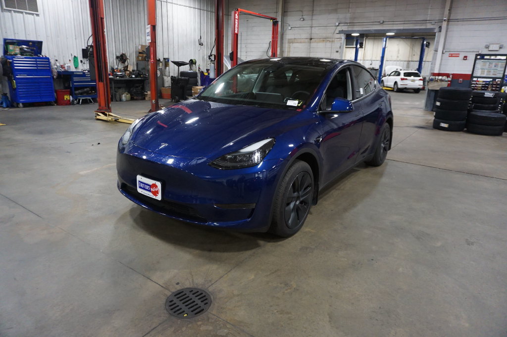 Used 2024 Tesla Model Y Long Range RWD image 28