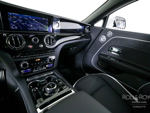 Used 2024 Rolls-Royce Spectre w/ Spectre Launch Package image 16