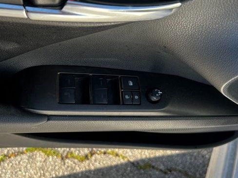 Used 2024 Toyota Camry SE image 12