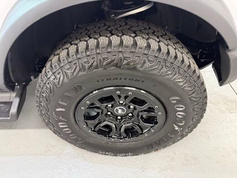 New 2025 Ford Bronco Outer Banks w/ Sasquatch Package image 5