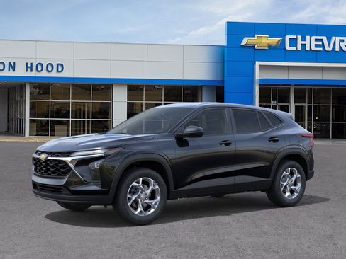 New 2026 Chevrolet Trax LS w/ LS Convenience Package FWD image 2