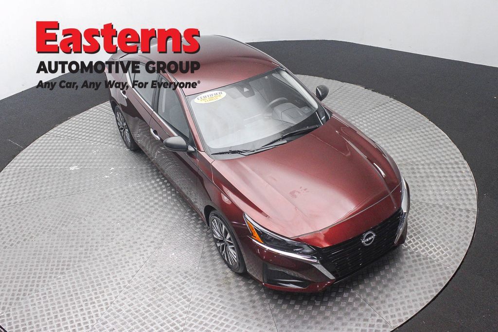 Used 2025 Nissan Altima 2.5 SV FWD image 5