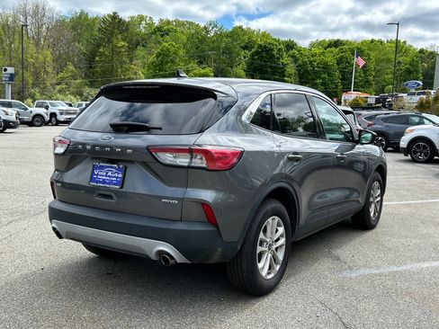 Used 2022 Ford Escape SE w/ Convenience Package AWD/4WD image 2