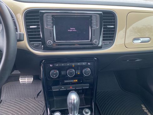 Used 2019 Volkswagen Beetle 2.0T Final Edition SEL FWD image 13