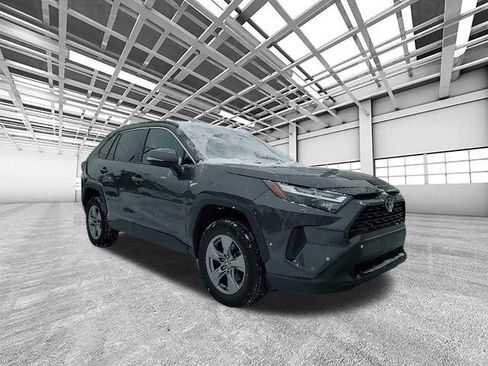 Used 2022 Toyota RAV4 XLE image 1