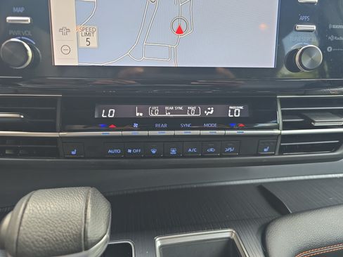 Used 2024 Toyota Sienna XSE FWD image 25