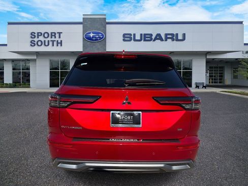 Used 2025 Mitsubishi Outlander SE image 4