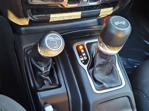 Used 2021 Jeep Wrangler Unlimited Sport image 29