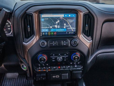 Used 2019 Chevrolet Silverado 1500 High Country w/ Technology Package AWD/4WD image 21