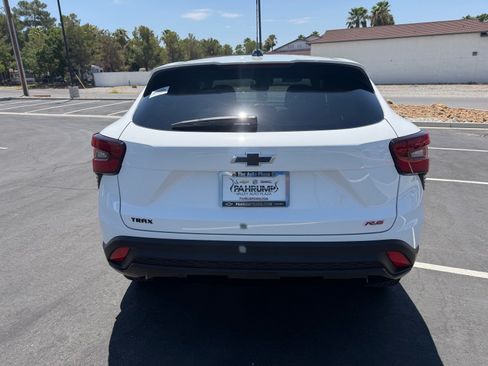 Used 2024 Chevrolet Trax RS w/ Driver Confidence Package FWD image 4