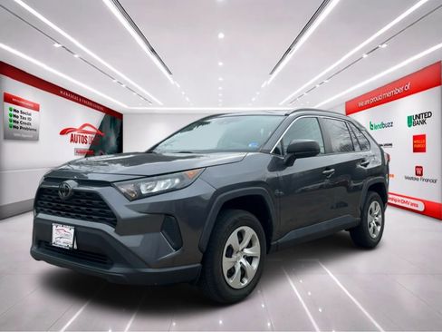 Used 2020 Toyota RAV4 LE AWD/4WD image 3