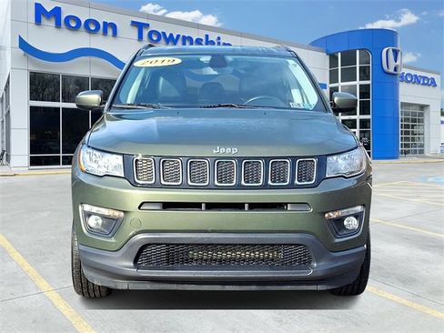 Used 2019 Jeep Compass Latitude w/ Cold Weather Group image 2