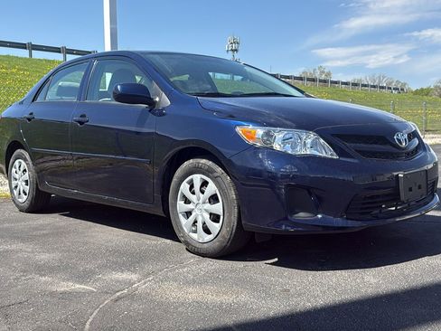 Used 2013 Toyota Corolla L FWD image 1