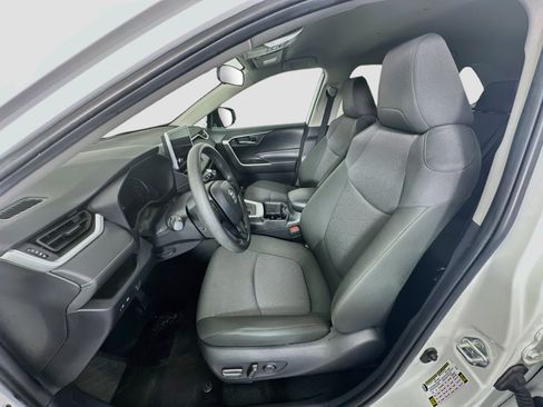Used 2024 Toyota RAV4 XLE FWD image 13