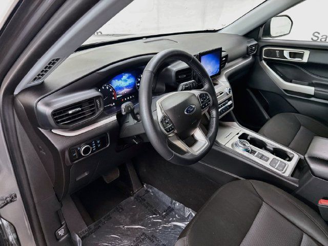 Used 2023 Ford Explorer XLT RWD image 9