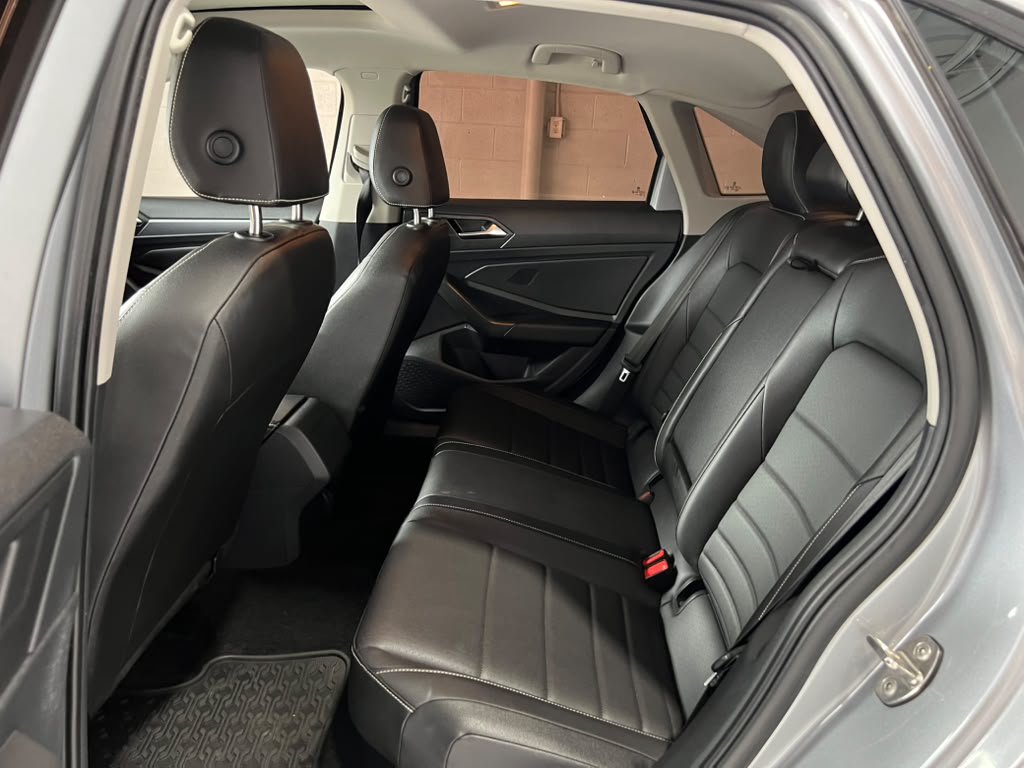 Used 2023 Volkswagen Jetta SE FWD image 11