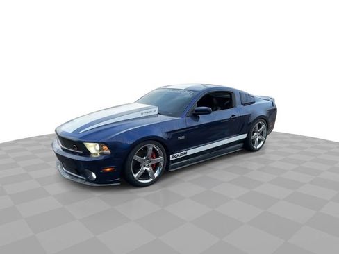 Used 2011 Ford Mustang GT Premium w/ Security Pkg image 4