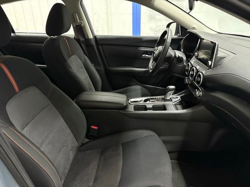Used 2025 Nissan Sentra SR FWD image 17