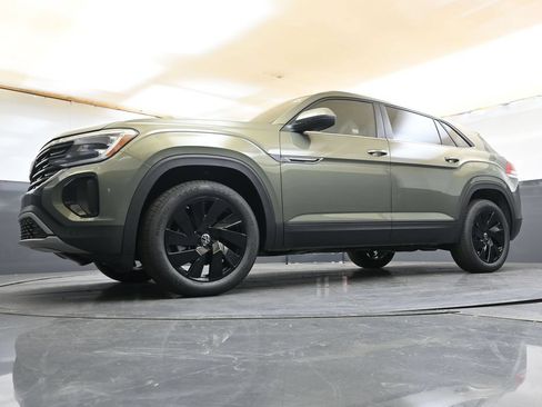 New 2026 Volkswagen Atlas Cross Sport SE AWD/4WD image 39