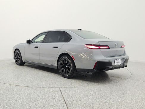 Used 2023 BMW 740i RWD image 7