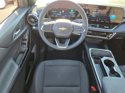 Used 2025 Chevrolet Equinox LT image 12