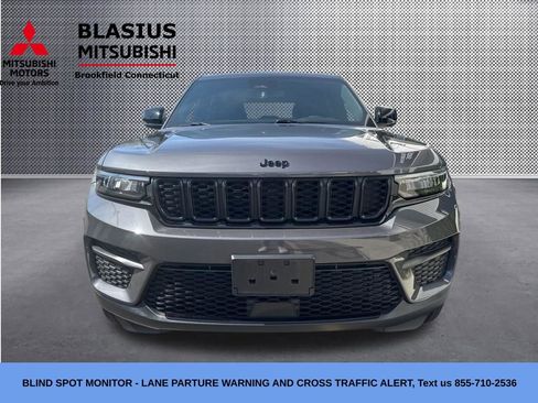 Used 2023 Jeep Grand Cherokee Altitude AWD/4WD image 20