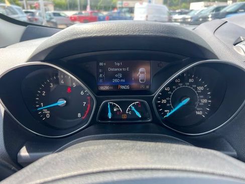 Certified 2019 Ford Escape SE FWD image 11