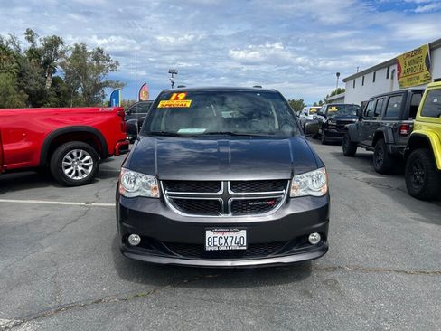 Used 2019 Dodge Grand Caravan SXT FWD image 6