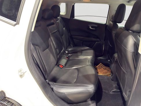 Used 2019 Jeep Compass Latitude image 26