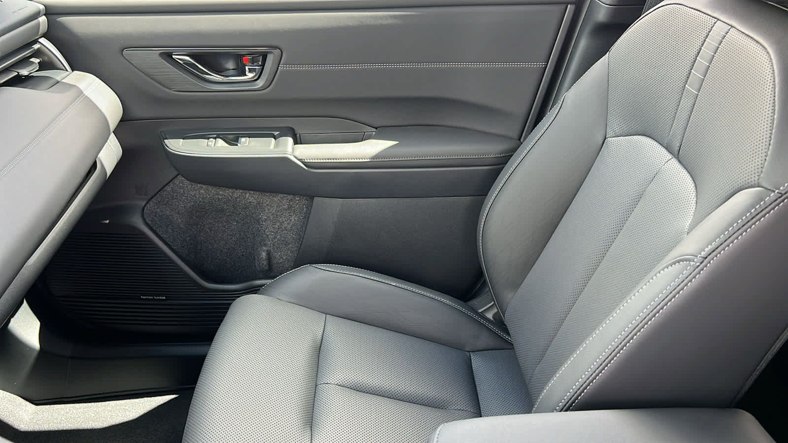 New 2026 Subaru Outback Touring XT AWD/4WD image 12