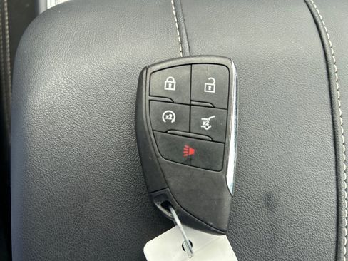 Used 2025 GMC Acadia Elevation image 22