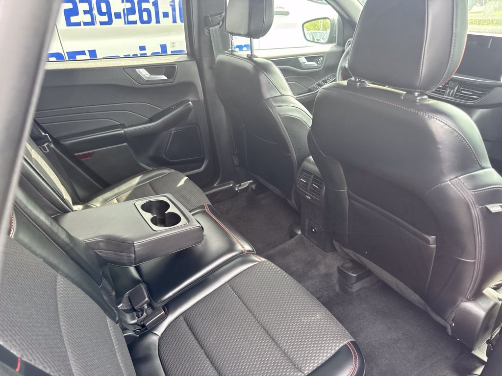 Used 2023 Ford Escape ST-Line w/ Tech Pack #1 AWD/4WD image 5