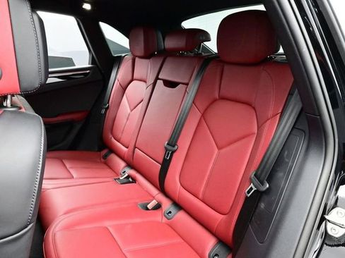 Certified 2025 Porsche Macan AWD/4WD image 14