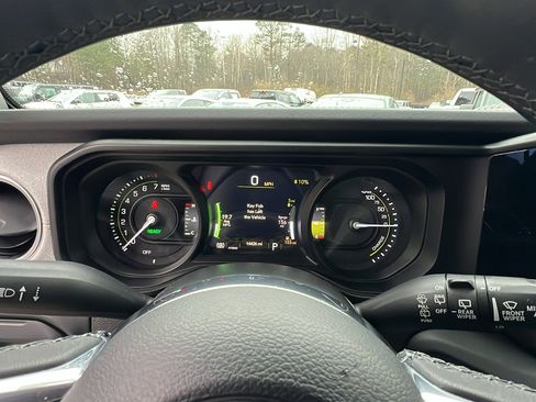 Used 2025 Jeep Wrangler Backcountry image 29