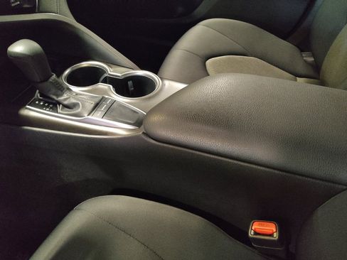Used 2022 Toyota Camry LE FWD image 26