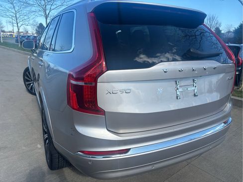 Used 2023 Volvo XC90 B6 Plus w/ Protection Package AWD/4WD image 5