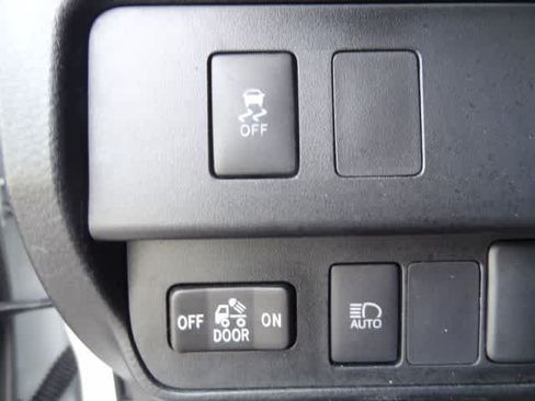 Used 2023 Toyota Tacoma SR5 w/ SR5 Appearance Package RWD image 14