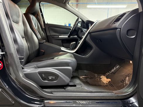 Used 2015 Volvo XC60 T5 Premier image 40