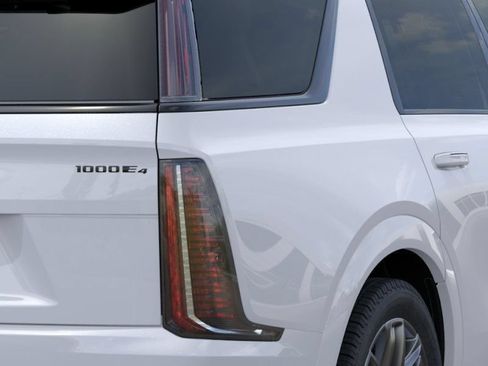 Used 2026 Cadillac Escalade IQL Sport 1 w/ LPO, ONYX Package AWD/4WD image 11