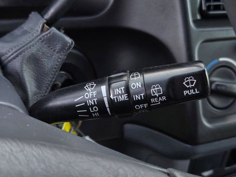 Used 2000 Toyota Sienna LE FWD image 18