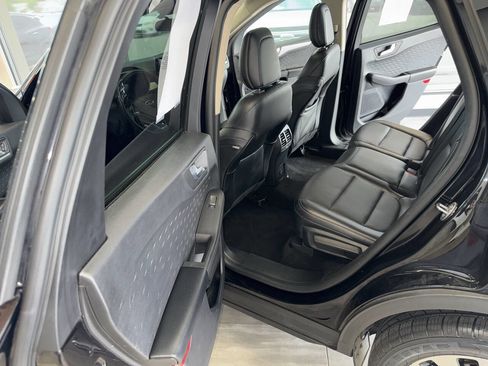 Used 2020 Ford Escape SE Sport image 21