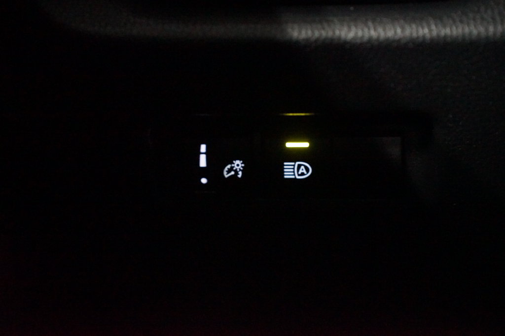 Certified 2025 Toyota RAV4 XLE FWD image 24