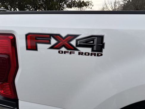 Used 2021 Ford F250 Lariat w/ Chrome Package image 20