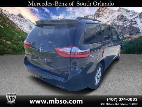 Used 2017 Toyota Sienna LE FWD image 14