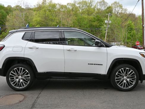 Used 2022 Jeep Compass Limited w/ Elite Group AWD/4WD image 7