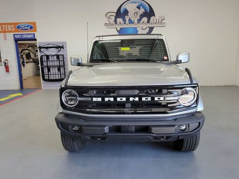 Used 2023 Ford Bronco Outer Banks image 11