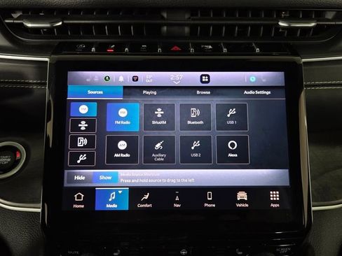 Used 2023 Jeep Grand Cherokee Limited w/ Black Appearance Package image 23